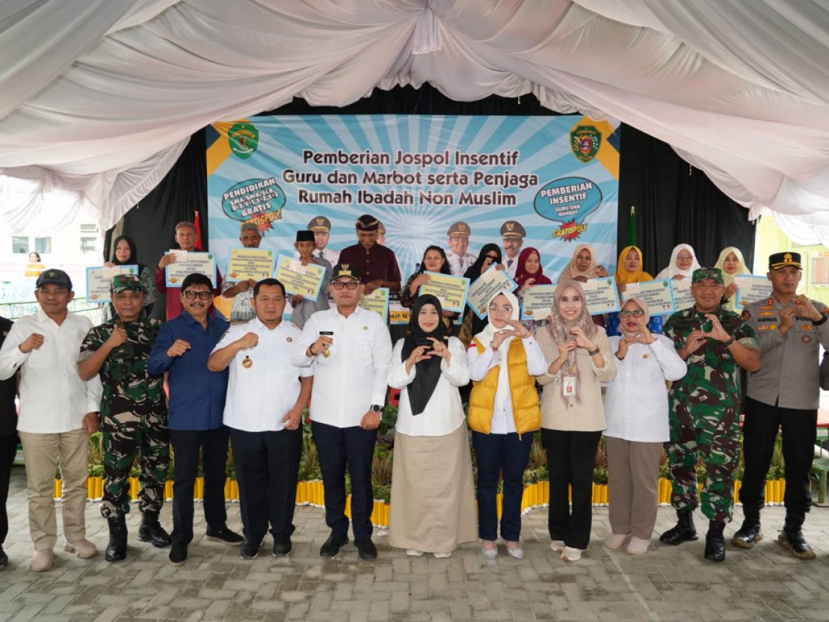 1.477 Guru PPU Terima Penghargaan Insentif Jospol