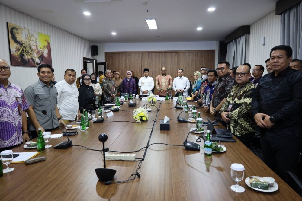 Fasilitasi dan Mediasi Pemkot Bontang dan Pemkab Kutai Timur Terkait Batas Wilayah, Gubernur Harum: Utamakan SPM bagi Masyarakat