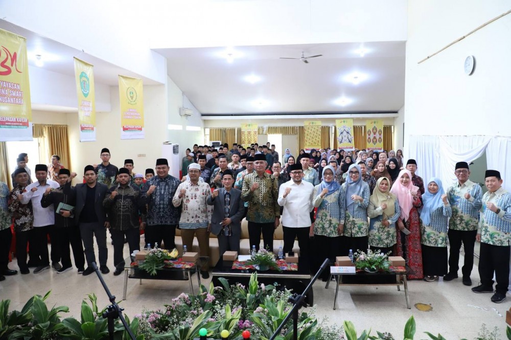 Sekda Sri Wahyuni Lepas Kafilah Kaltim ke STQH XXVIII Kendari
