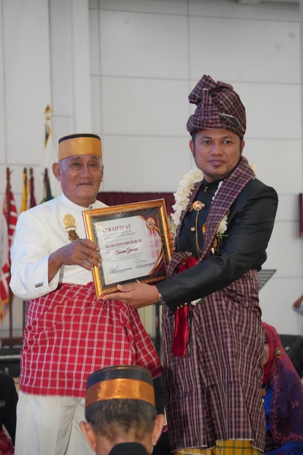 Halalbihalal dan Penganugerahan Gelar Kehormatan Adat Kerajaan Balanipa Mandar, Gubernur Harum: Jembatan Budaya dan Tonggak Kolaborasi Antarwilayah dan Etnis