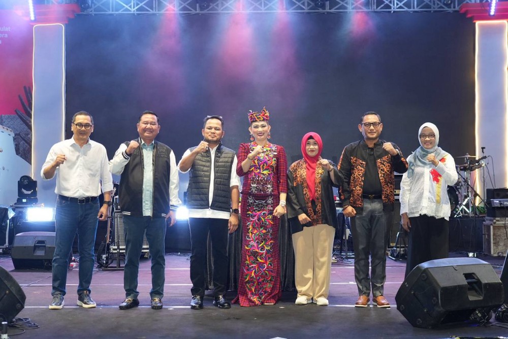 Pasha Ungu dan Charlie Setia Band Ramaikan Konser Merah Putih di Gelora Kadrie Oening, Gubernur Resmi Luncurkan Aplikasi Sakti Gemas