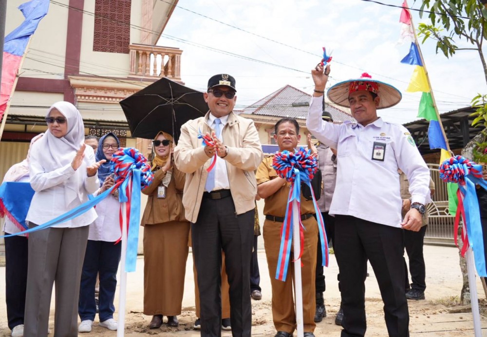 Wagub Seno Resmikan RTH dan Panen Cabai di Politani Samarinda