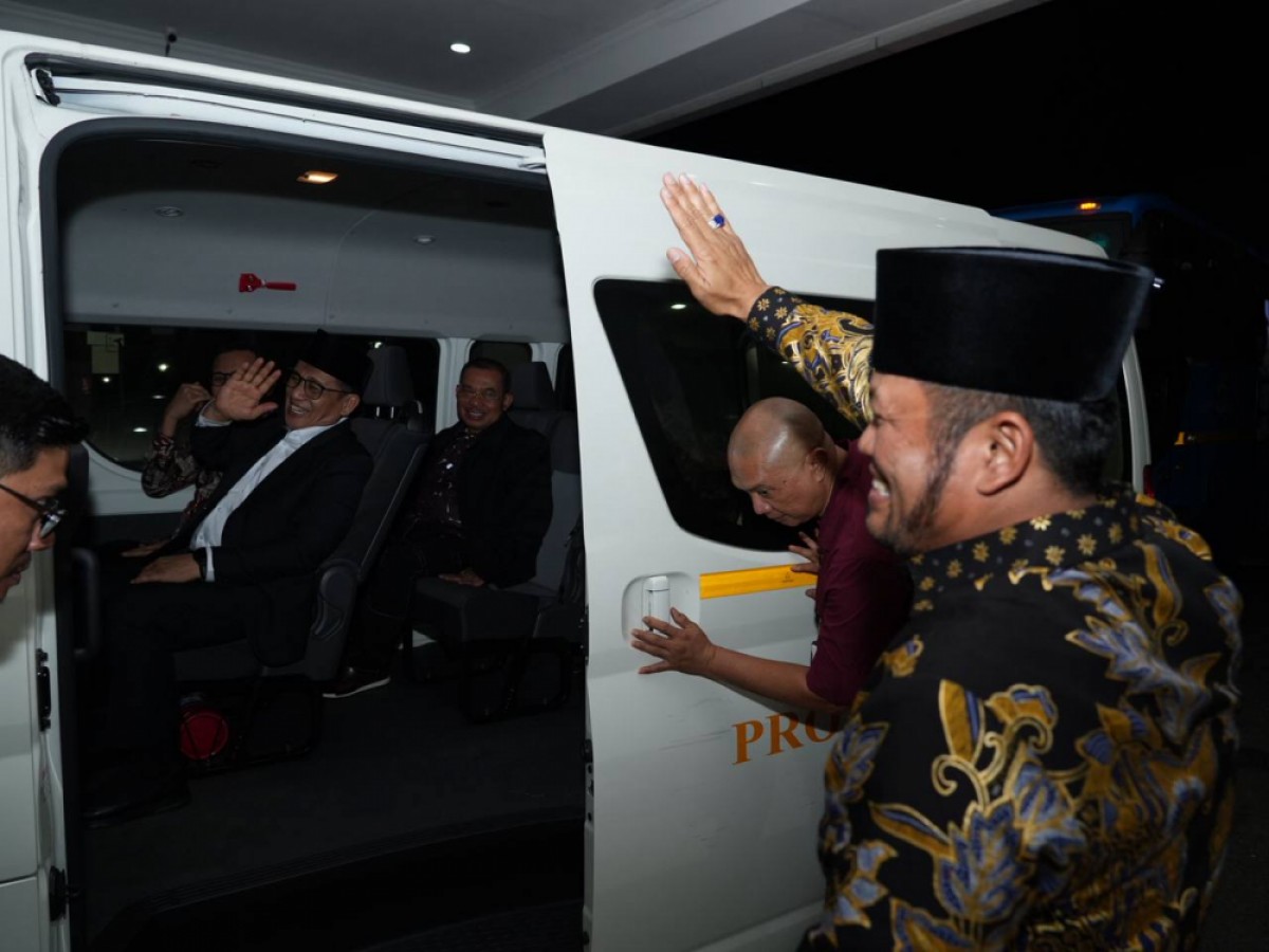 Gubernur Harum Lepas Kepulangan Menteri P2MI dan Wamenag usai Kunjungan Kerja di Kaltim