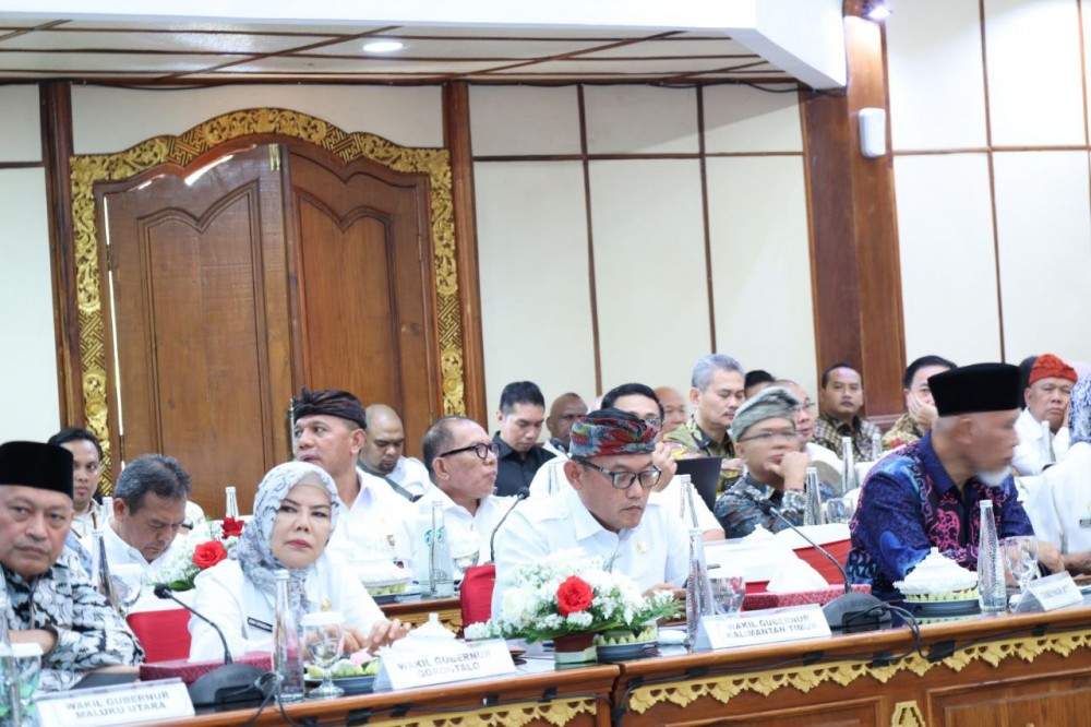 Rapat Konsolidasi dan Percepatan Operasionalisasi Koperasi Desa/Kelurahan Merah Putih di Bali, Wagub Seno : Kaltim Seratus Persen SK Satgas Koperasi Merah Putih