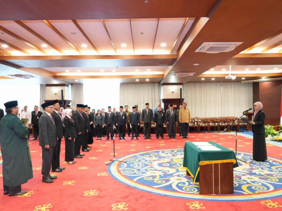 Sri Wahyuni Lantik Komisioner Komisi Informasi. Dorong Pemerintahan yang Transparan dan Akuntabel